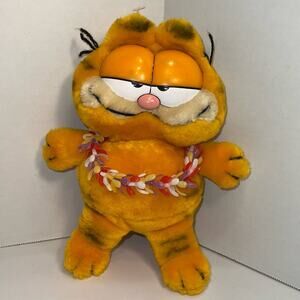 Adorable Vintage 1980’s Stuffed Garfield Wearing a Lei By Dakin ~ So Cute!